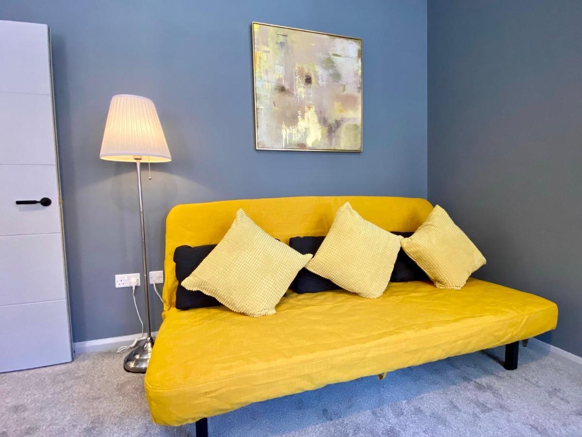 Trendy Stylish Apartment! - 5 Minute Walk To The Best Beach! - Great Location - Parking - Fast Wifi - Smart Tv - Newly Decorated - Sleeps Up To 6! Close To Bournemouth & Poole Town Centre & Sandbanks 外观 照片